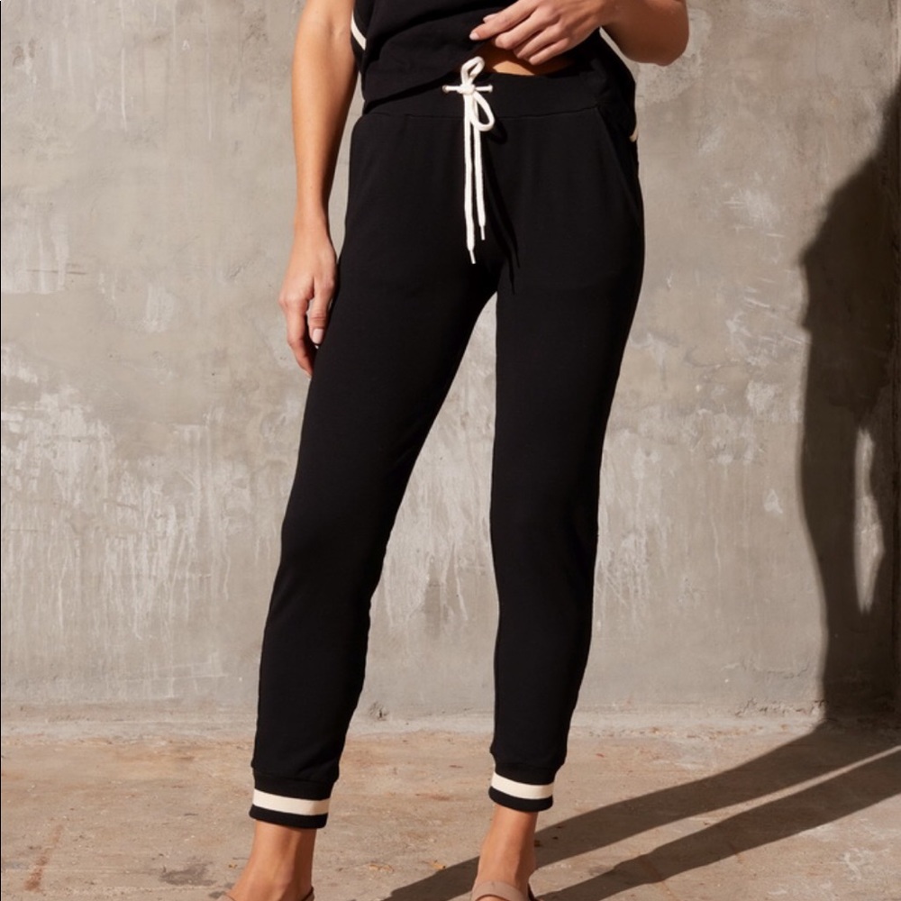 MONROW Sporty Ankle Rib Sweats
